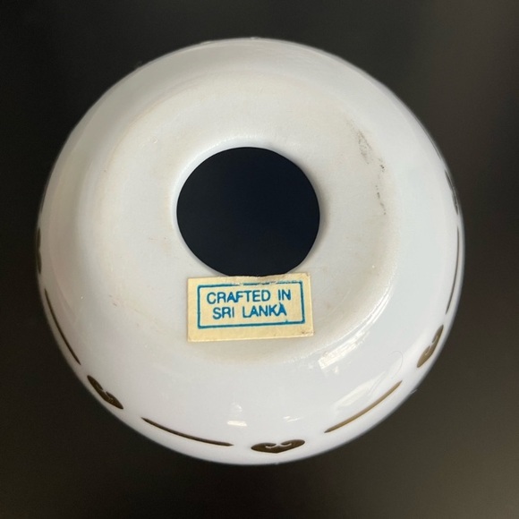 Vintage H.J Hummel Porcelain Egg Collection “Merry Wanderer” 1993 - Picture 4 of 5